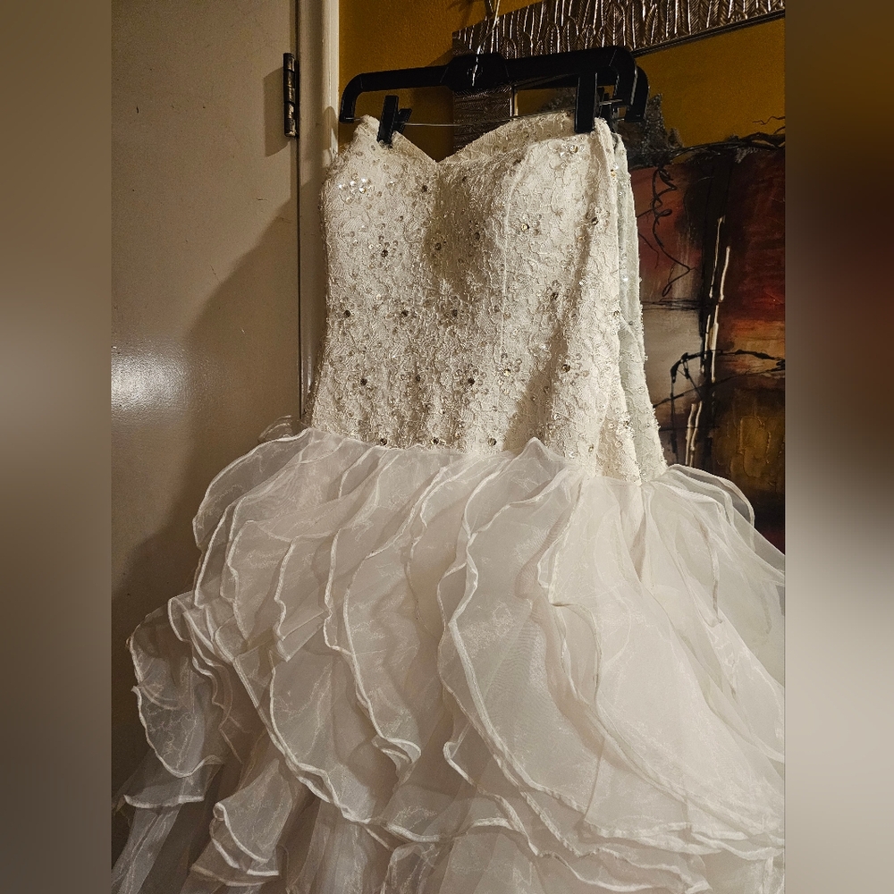 Sequin Ruffle High-Low wedding dress with Veil - Picture 3 of 12